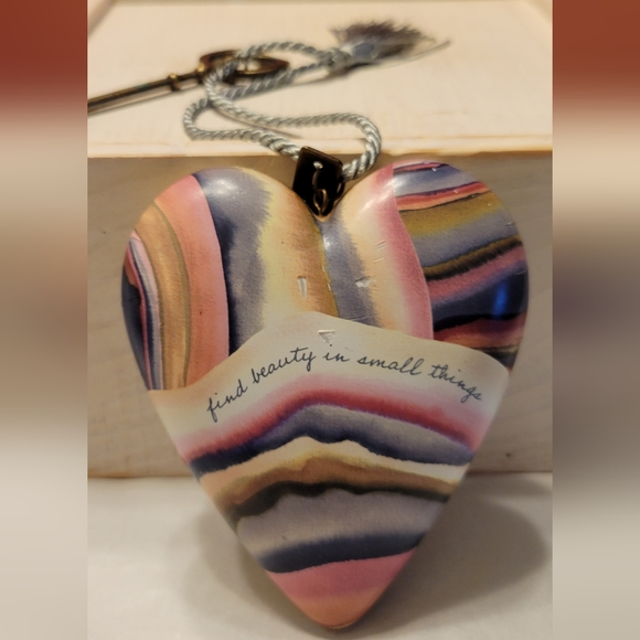 Art Hearts 💕 Puffed Decoration w/ Key - Picture 8 of 12